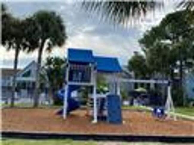 Building Photo - LIKE NEW!!!! 2 Bedroom/2 Bath Condo!! Available Now In Casselberry!!