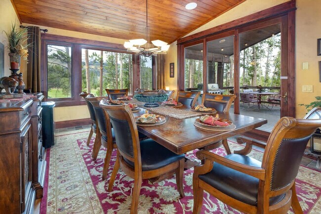 Building Photo - 195 Marks Ln