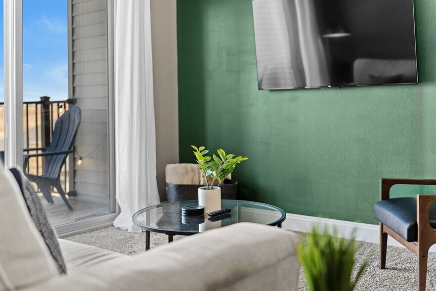 Building Photo - 8350 Cascade Ave