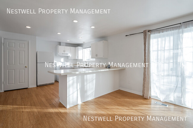 Building Photo - 3462 Greenhills Dr