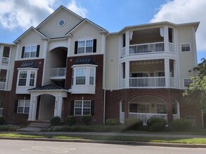 Building Photo - 2-Bed/2-Bath condo in Lenox Village.