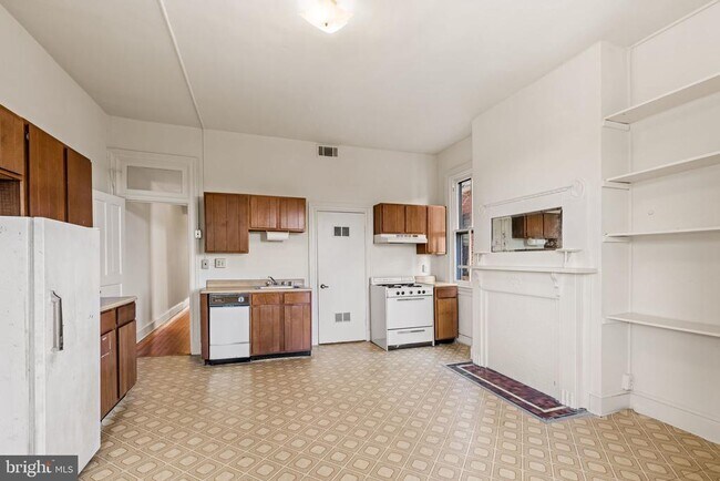Building Photo - 2444 Eutaw Pl