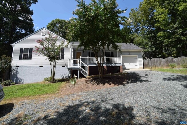 Primary Photo - 41 Woodlawn Dr