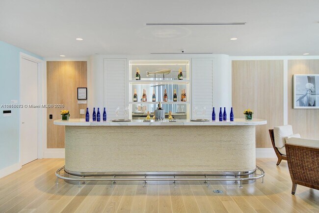 Building Photo - 15701 Collins Ave