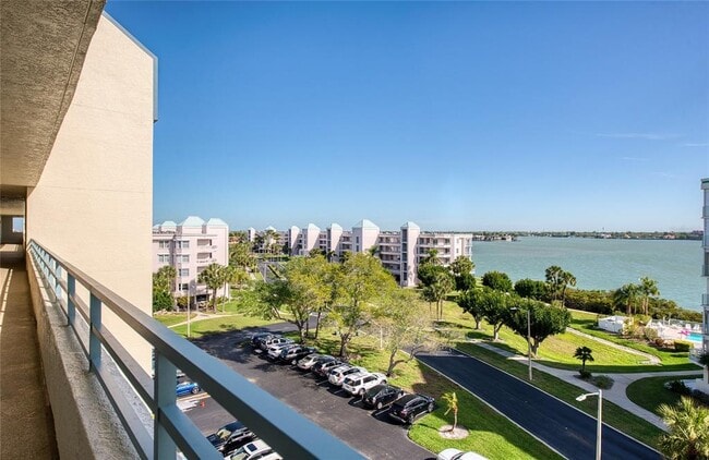 Building Photo - 7984 Sailboat Key Blvd S