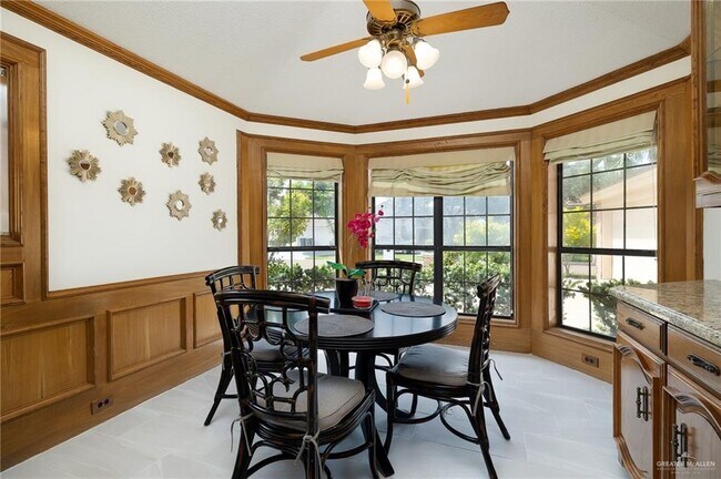 Building Photo - 812 Rio Grande Dr