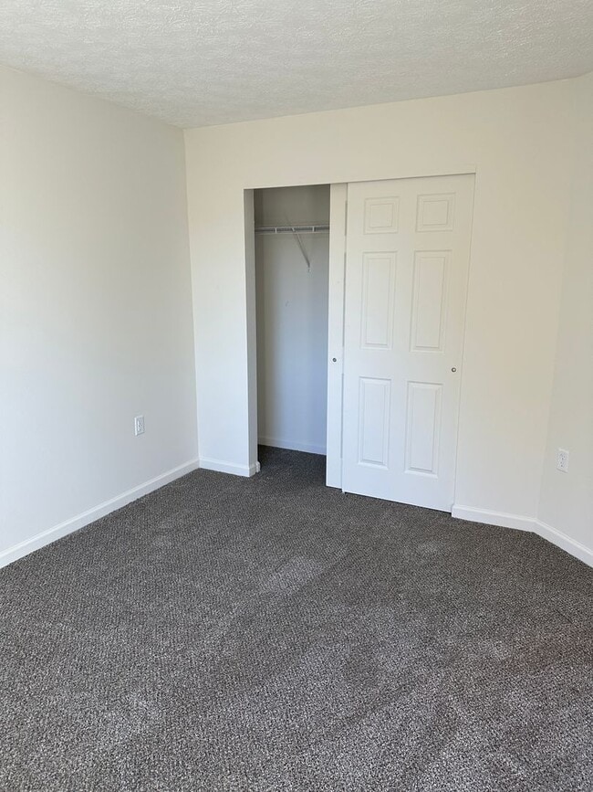 Building Photo - 1511 Red Fern Dr