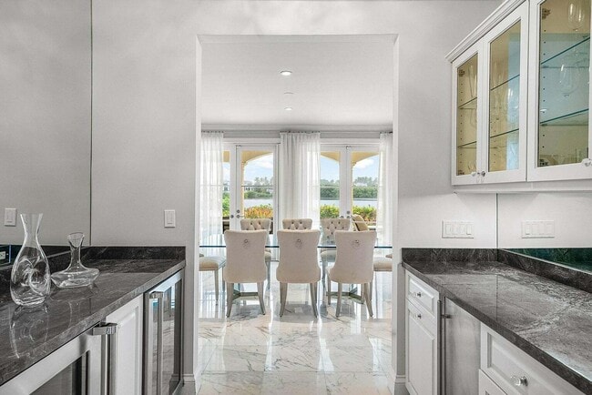 Building Photo - 1620 Lands End Rd