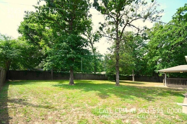 Building Photo - 3323 Brooks Ln