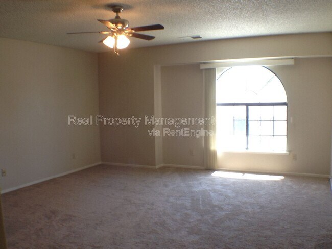 Building Photo - 675 N Claremont Ave