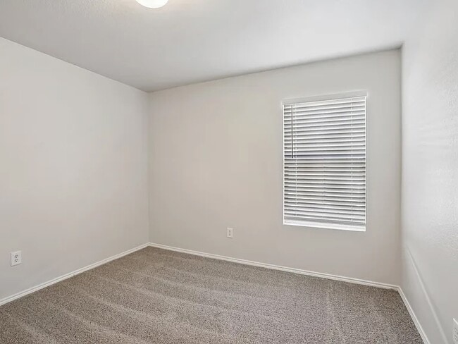 Building Photo - 4933 Parkrise Dr