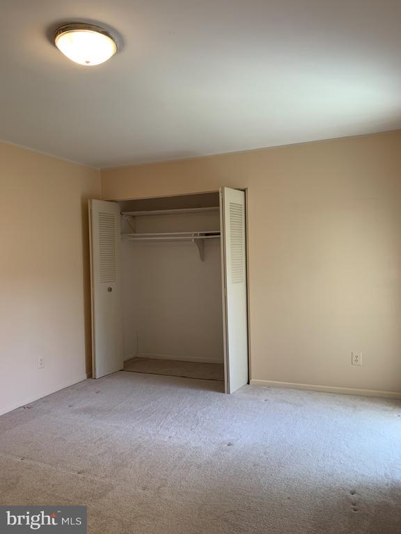 Building Photo - 6147 Leesburg Pike