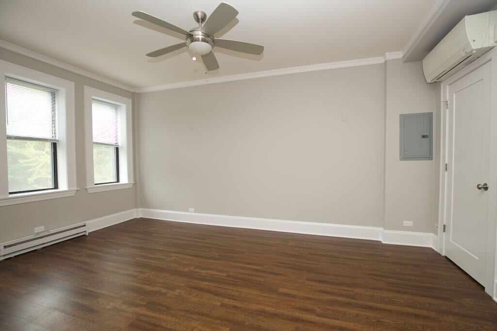 Building Photo - 817 W Lakeside Pl