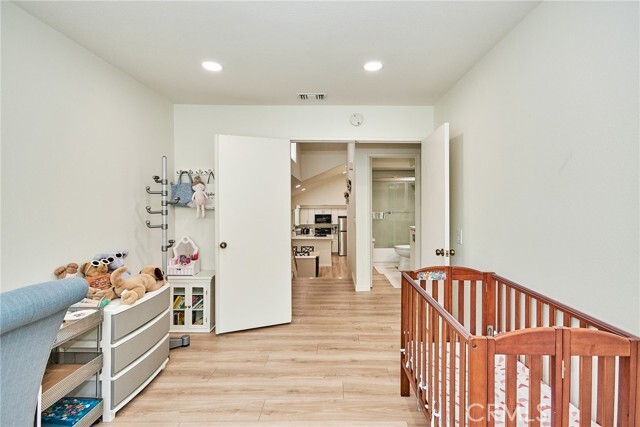 Building Photo - 28 Wilderness Pl