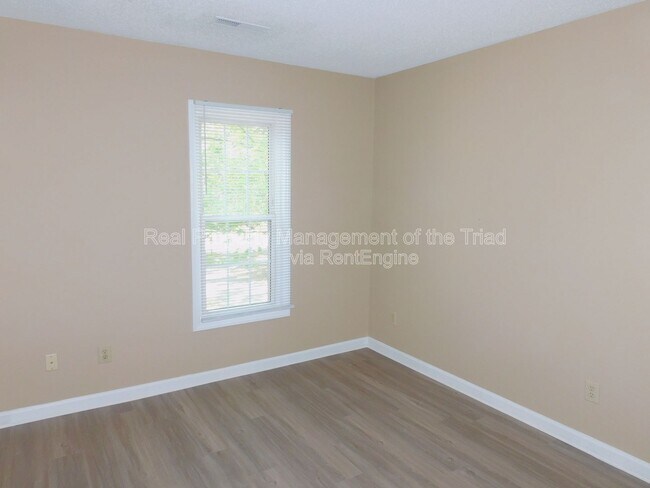 Building Photo - 7185 Avenbury Cir