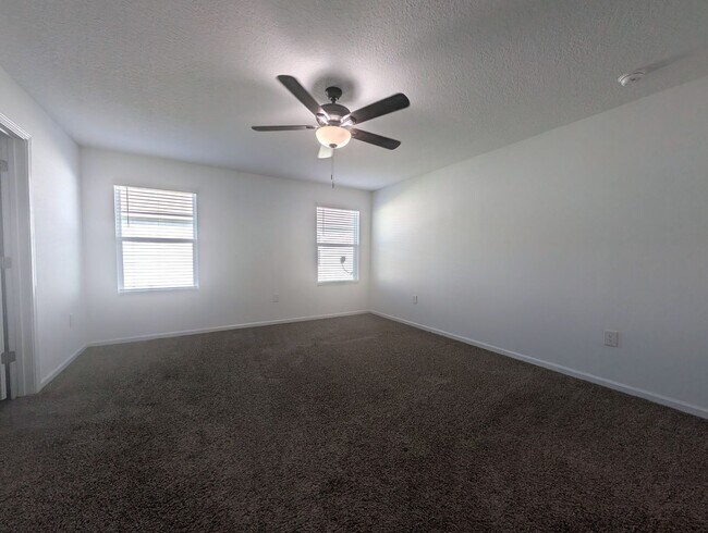 Building Photo - ENTRADA SUBDIVISION - THIS 4/2/3 HOME WITH OVER 2,140 sqft AND FENCED REAR YARD IS NOW AVAILABLE!!