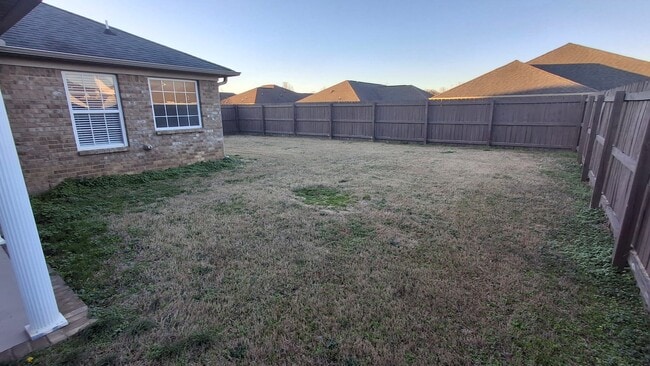 Building Photo - 2616 Slate Dr SW