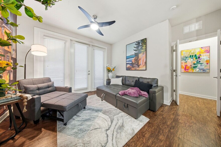 Building Photo - 1700 W Cleveland St