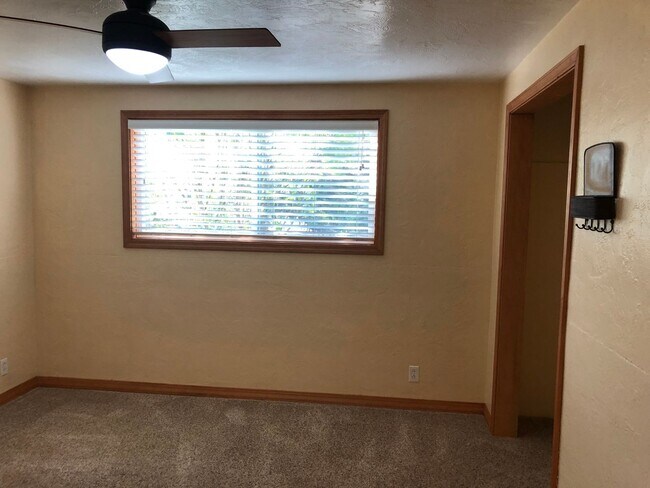 Building Photo - 3 bedroom 2 bathroom house in Thurston!