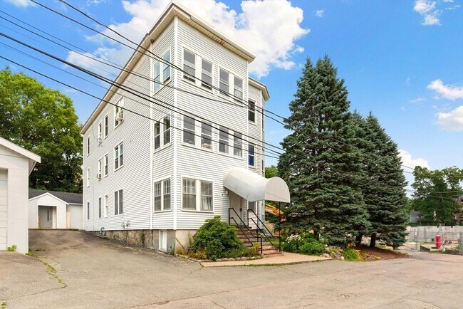 Building Photo - 35 Heron St
