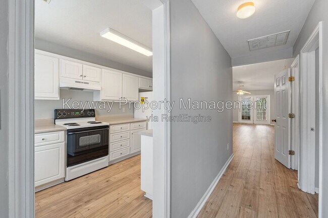 Building Photo - 107 Stonington Ln SW