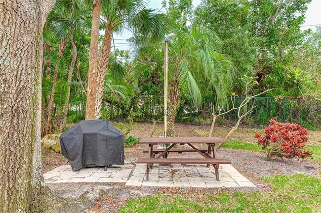 Building Photo - 307 Timber Lake Dr