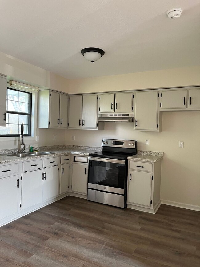 Building Photo - "Charming 3-Bed Home with Cozy 982 Sq. Ft. Living Space on Smith Avenue, Trumann!"