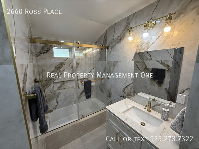 Building Photo - 2660 Ross Pl