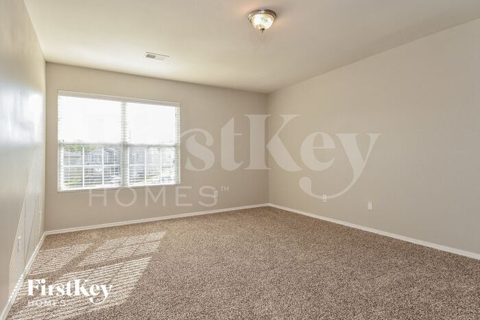 Building Photo - 3912 SE Jack Pine Ct