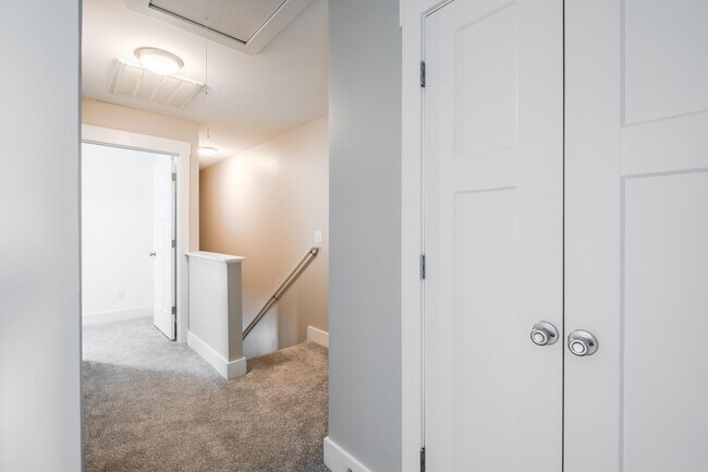 Building Photo - 171 Marbella Cir