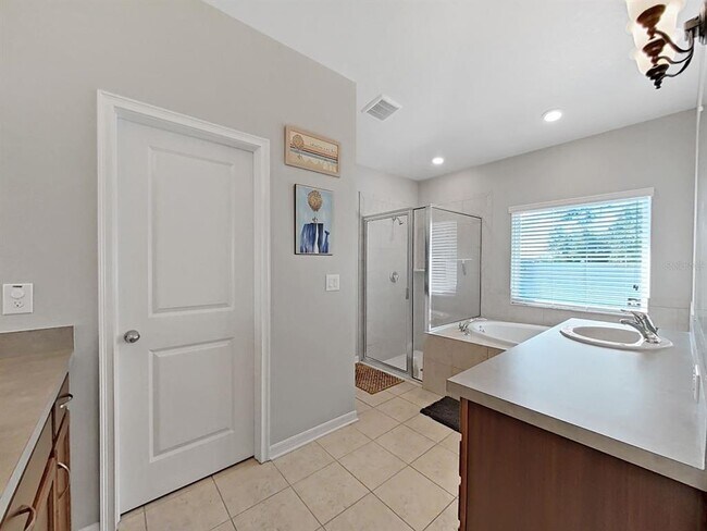 Building Photo - 14066 Finsbury Dr