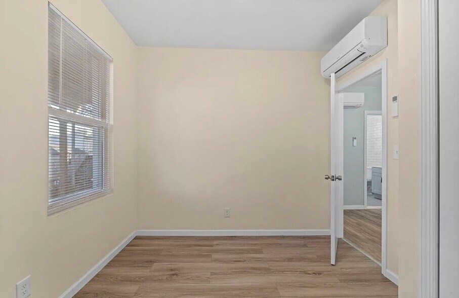 Building Photo - 413 Lanza Ave