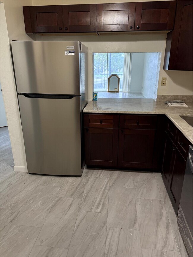 Building Photo - 7901 S Colony Cir