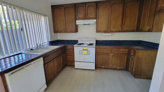 Building Photo - 3BD/1.5BA Condo in Oceanside!