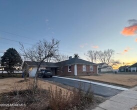 Building Photo - 2 Medley Ln