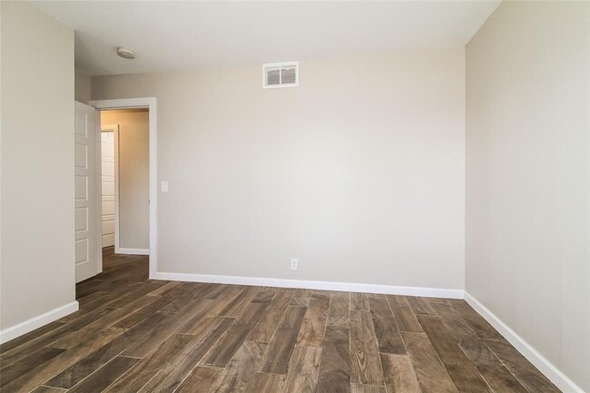 Building Photo - 1613 SW 61st Terrace