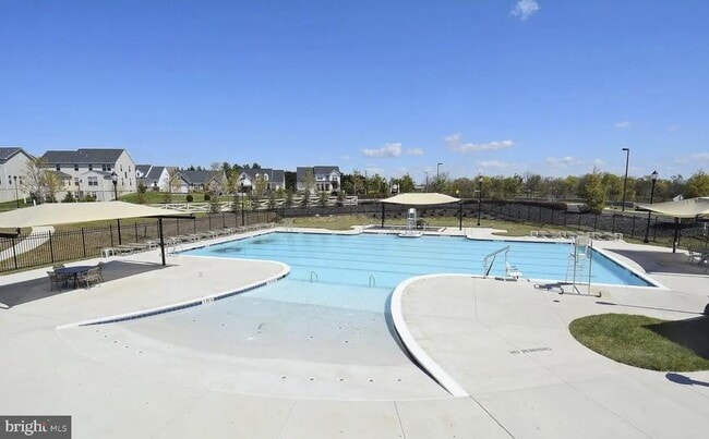 Building Photo - 1113 Saxton Dr