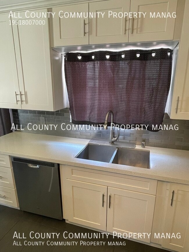 Building Photo - 16334 Lawnwood St