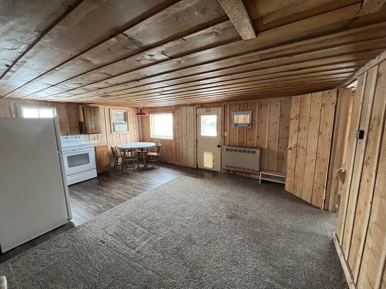 Building Photo - 810 Watt Canyon Rd