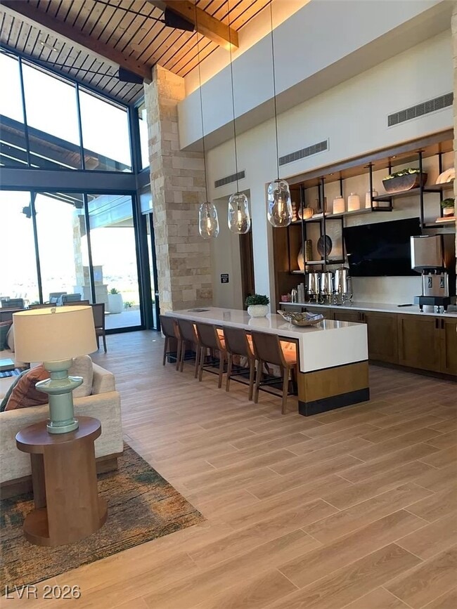 Building Photo - 92 Lake Oasis St