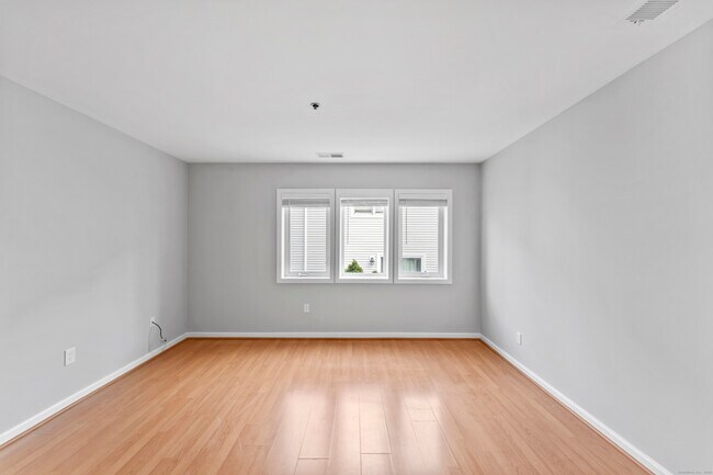 Building Photo - 2660 North Ave