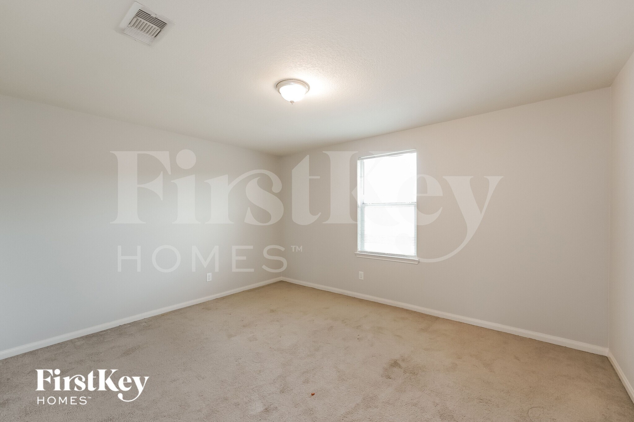 Building Photo - 2027 Golden Topaz Dr