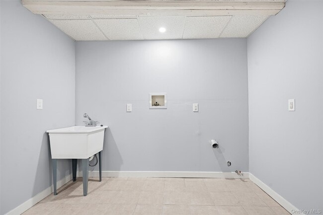 Building Photo - 321 Olivia St