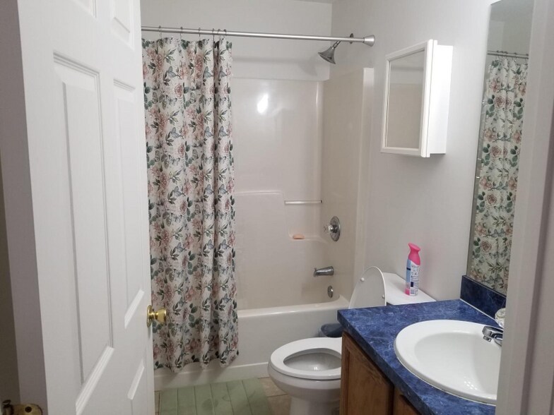 Building Photo - 1210 4 Mile Rd