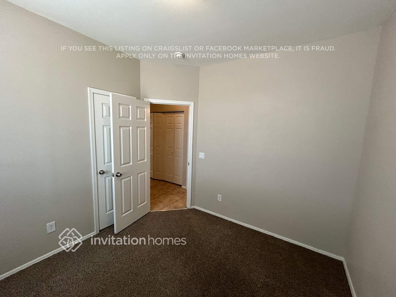 Building Photo - 6537 S 15th Dr