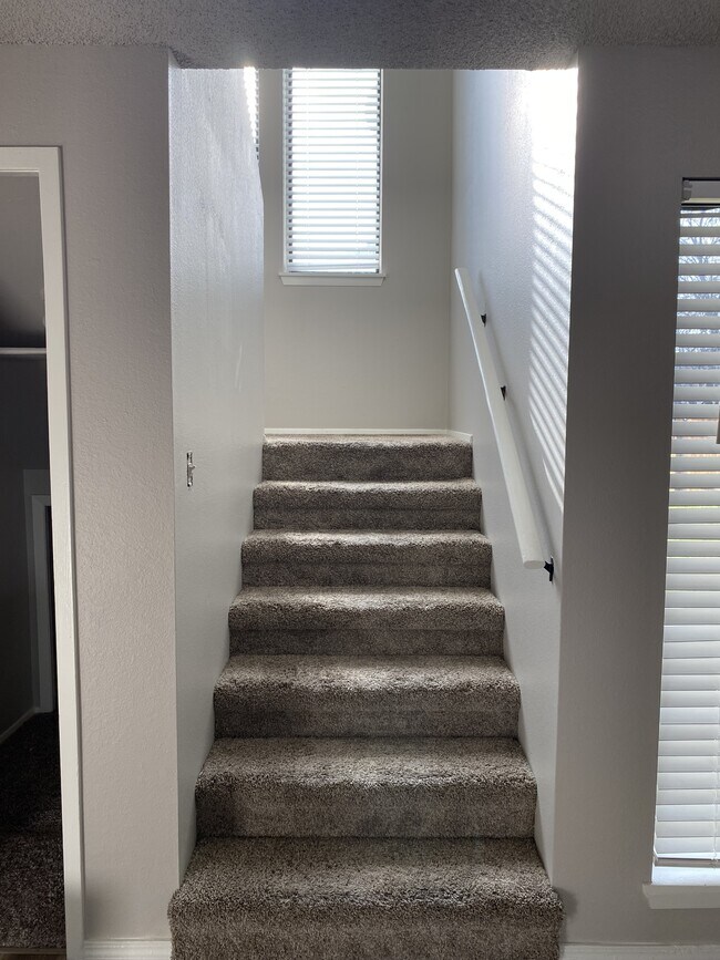 Building Photo - 1510 Storey St