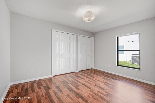 Building Photo - 3643 Bluefield Ave