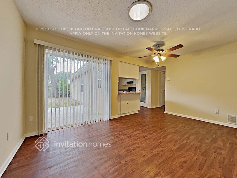 Building Photo - 7523 Dockside St