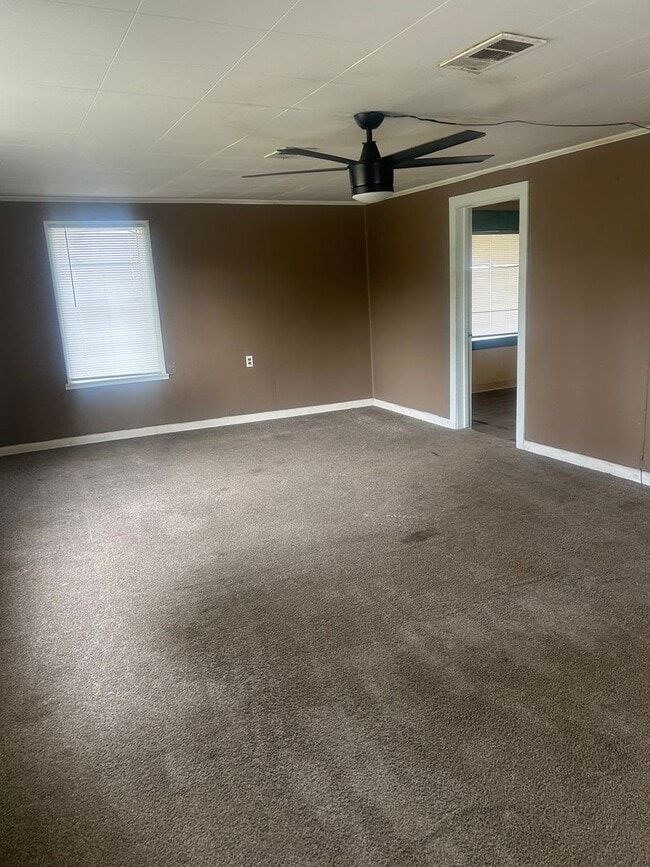 Building Photo - Contact Peggy Goodman 501 676 1758