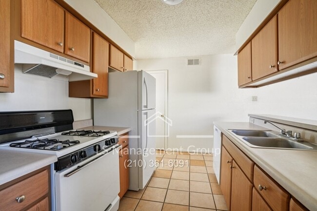 Building Photo - 6607 Cherryleaf St